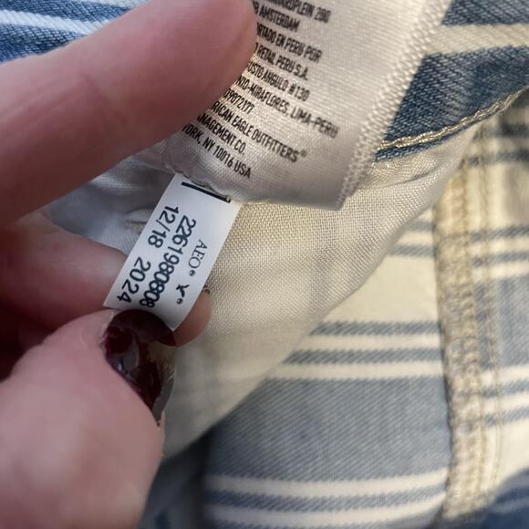 American Eagle Jeans Womens 4 Mom High Rise Striped Blue White Pants Denim - Picture 10 of 14